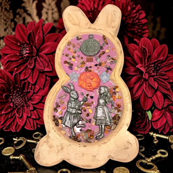 Hand Crafted , Wicked Worthy Wax, Down the rabbit hole wooden bowl candle - Picture 6 of 6